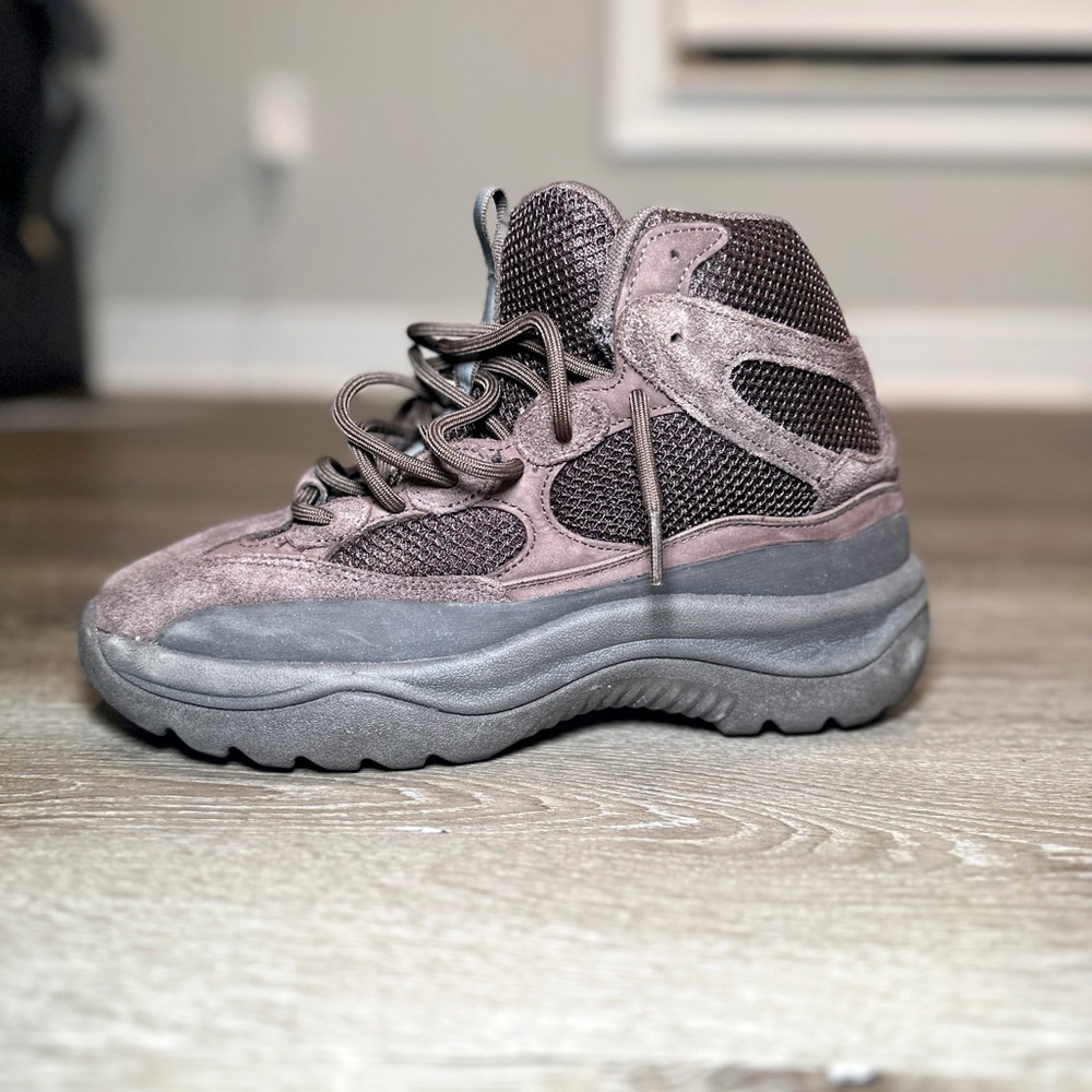 YEEZY DESERT BOOT